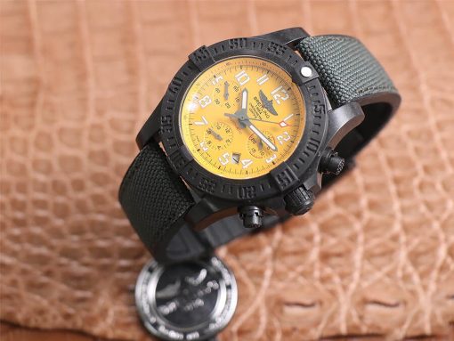 Breitling XB0180E41I1W1 Avenger Hurricane 12H Exclusive Ultralight Polymer Breitlight 45mm Yellow