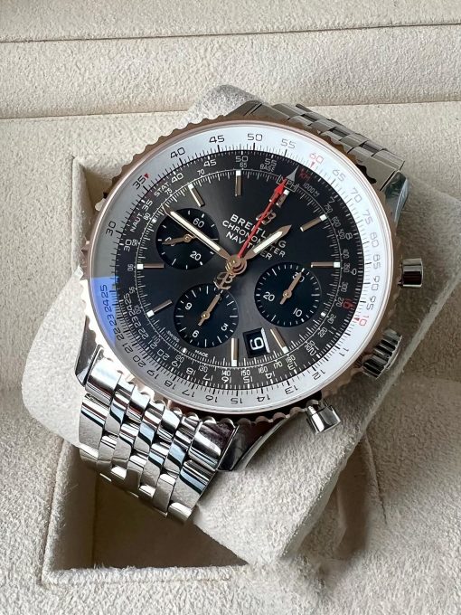 Breitling ub0121211f1a1 Navitimer 43 Chronograph.