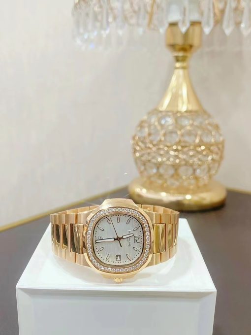 PATEK PHILIPPE 18kt Rose Gold Diamond Ladies Watch 7010-1R-011 Item No. 70101R-011