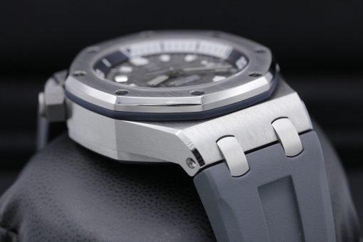 Audemars Piguet – Royal Oak Offshore Diver – Grey – 15720ST – 42mm – Mint