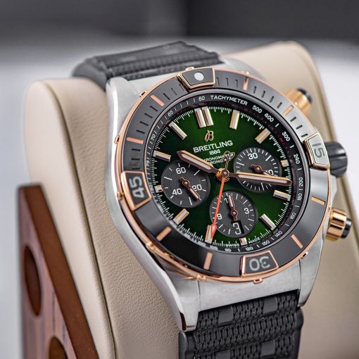 BREITLING Super Chronomat B01 Chronograph Automatic Chronometer Green Dial Men’s Watch Item No. UB0136251L1S1