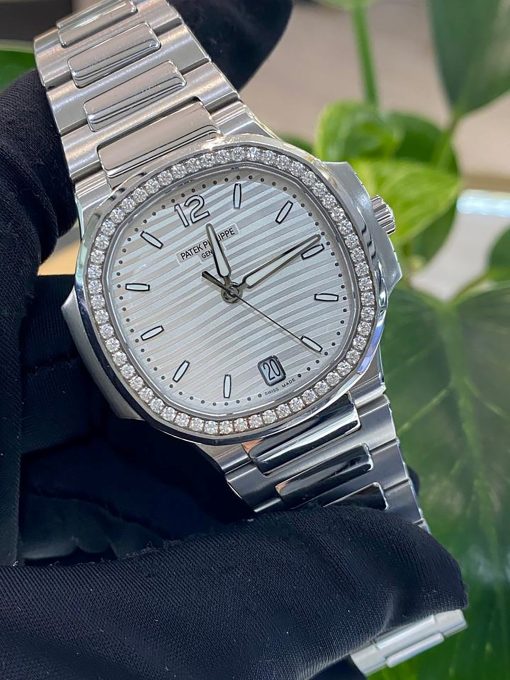 PATEK PHILIPPE Nautilus Automatic Diamond Silver Dial Unisex Watch Item No. 7118-1200A-010