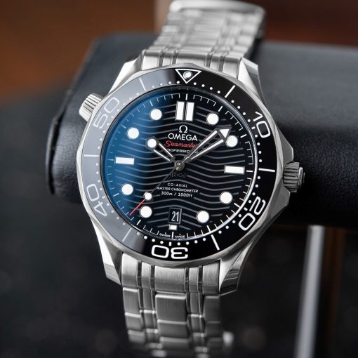 OMEGA Seamaster Automatic Chronometer Black Dial Men’s Watch Item No. 210.30.42.20.01.001