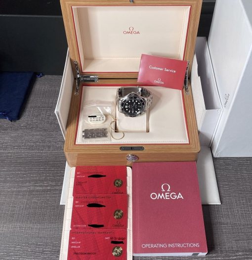 OMEGA Seamaster Automatic Chronometer Black Dial Men’s Watch Item No. 210.30.42.20.01.001