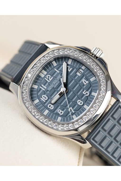 PATEK PHILIPPE Aquanaut Luce Quartz Diamond Blue Dial Ladies Watch Item No. 5067A-025