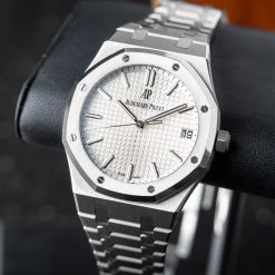 Audemars Piguet Royal Oak Silver Dial Date 15500ST.OO.1220ST.04 41mm