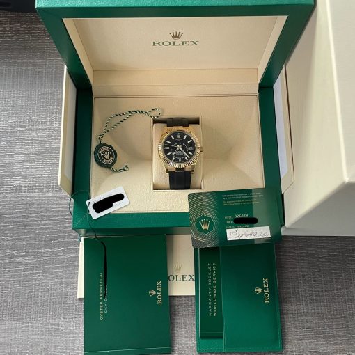 Rolex Sky-Dweller Yellow Gold Rubber Oysterflex Black Dial Date 2021 Set