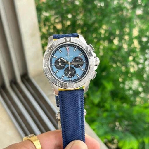 BREITLING AVENGER B01 CHRONOGRAPH 44